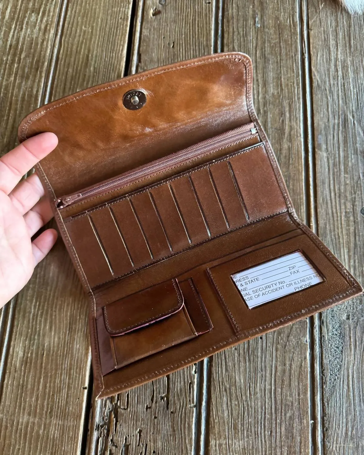 American Darling - Women's Leather Wallet