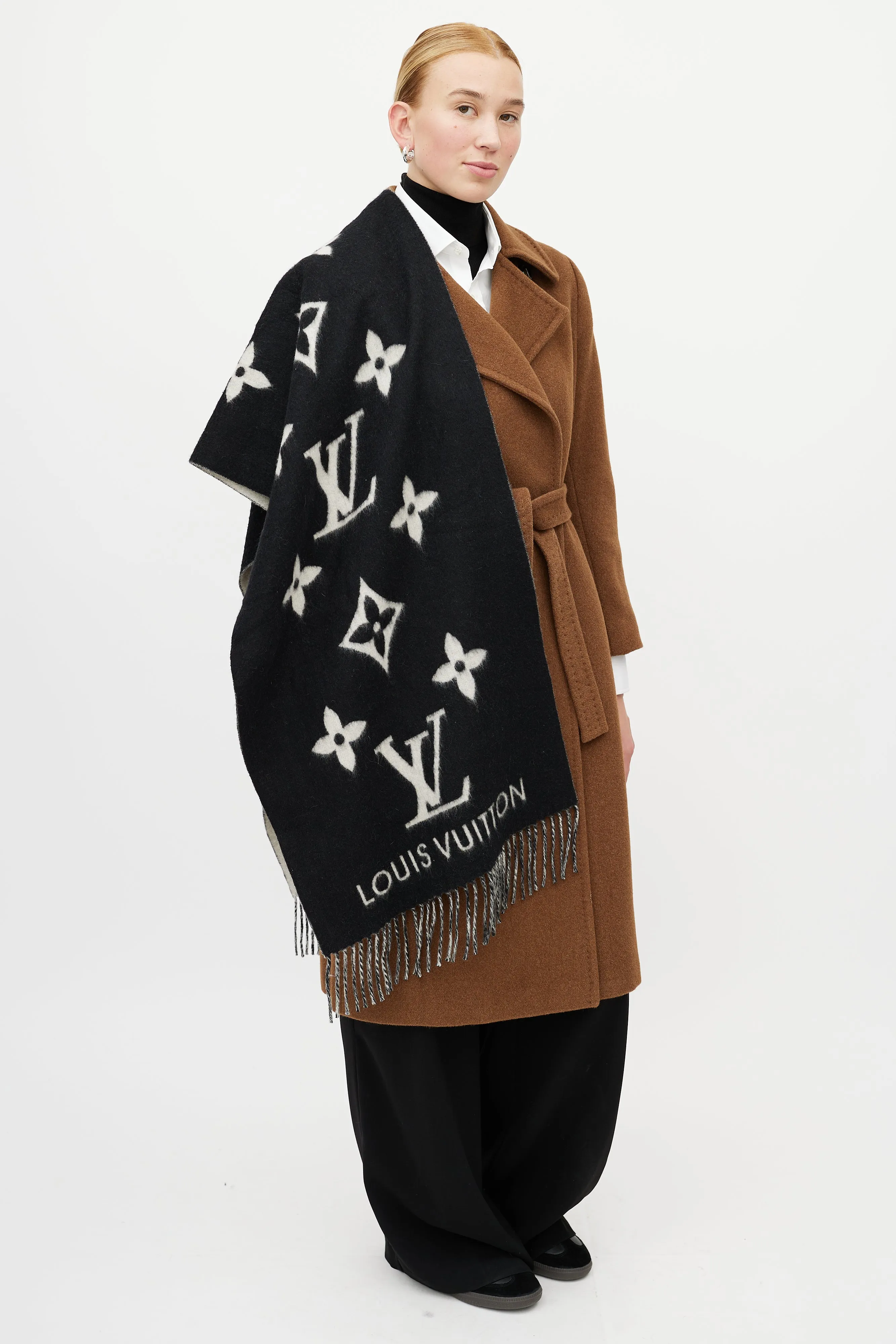 Black & White Reykjavik Cashmere Monogram Scarf