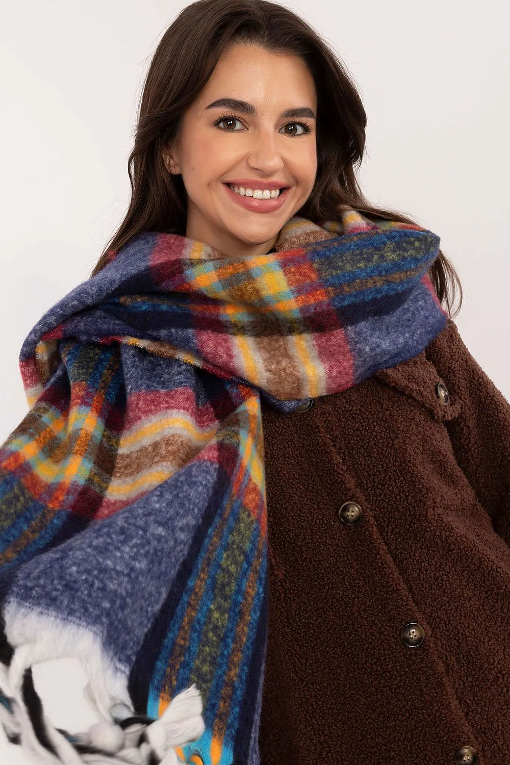 Shawl model 202584 AT