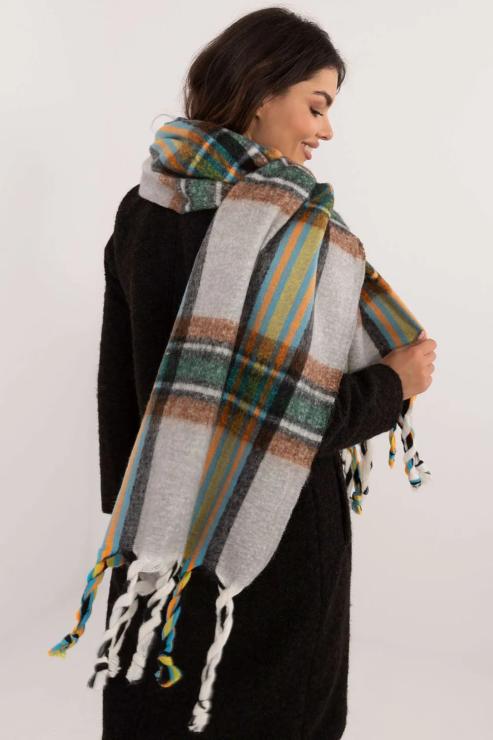 Shawl model 202584 AT