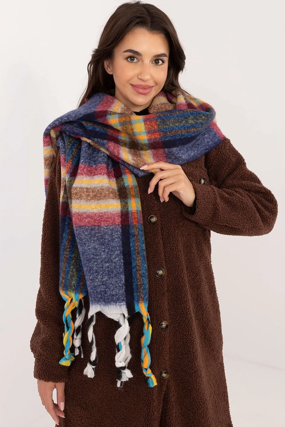 Shawl model 202584 AT