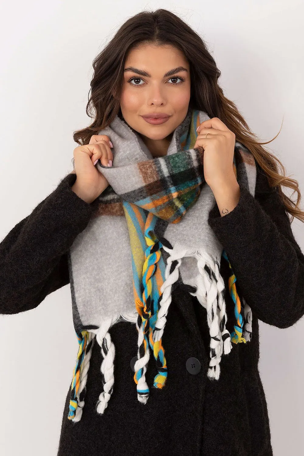 Shawl model 202584 AT