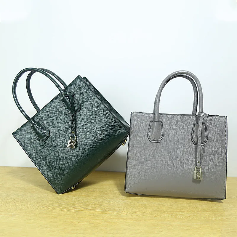 Simple and elegant fashion handbag