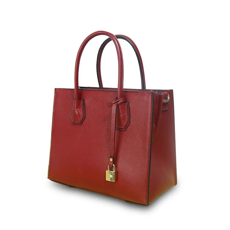 Simple and elegant fashion handbag