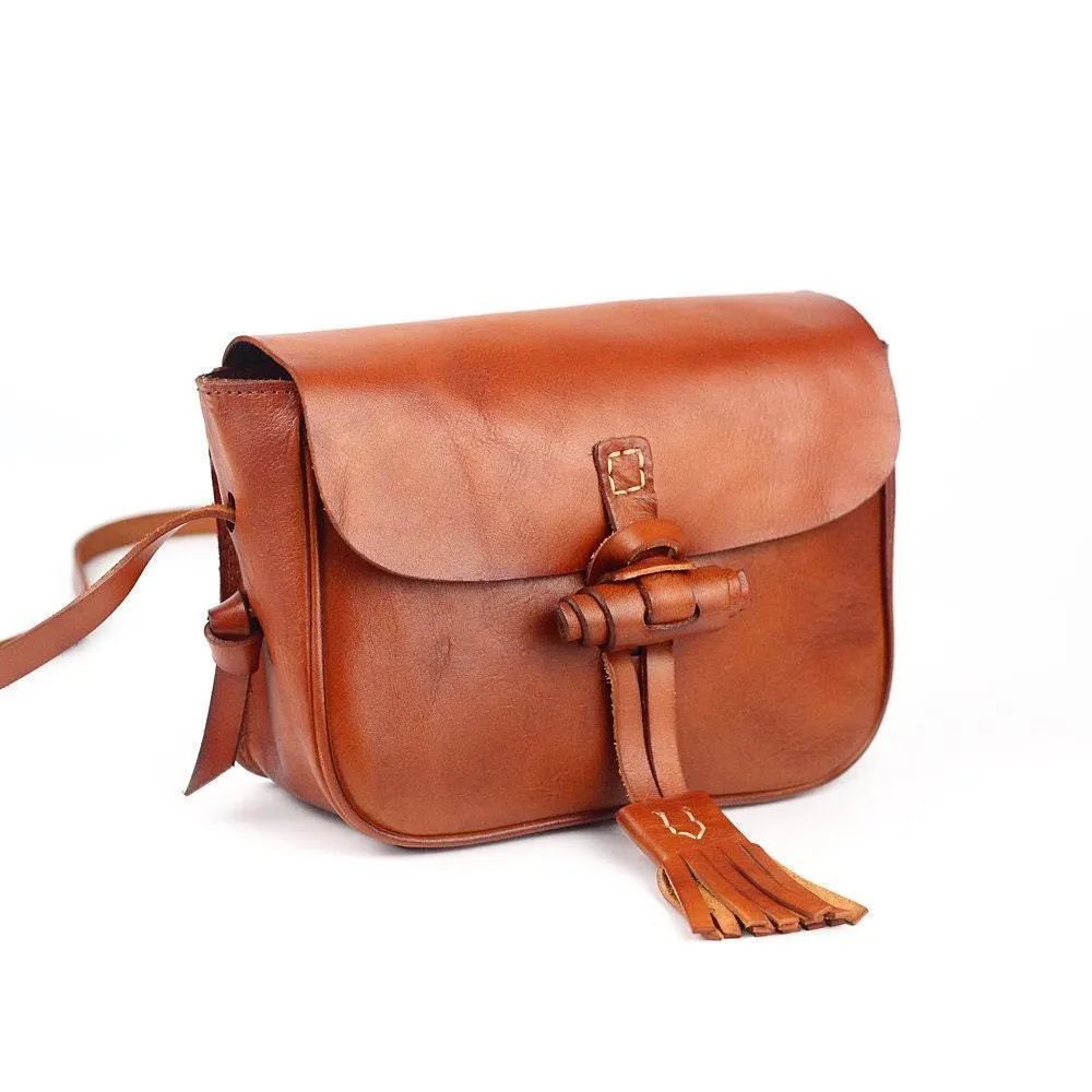 Small Vintage Designer Vegetable Leather Shoulder Bag For Women Retro Handcrafted Brush Off Ladies Tassel Handbag